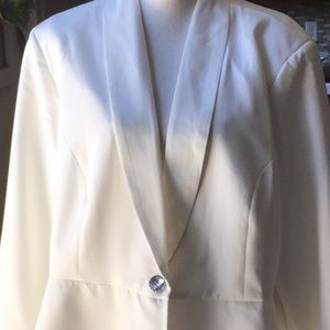 NWT Unique 21 Brand White High Rise Blazer, sz 20